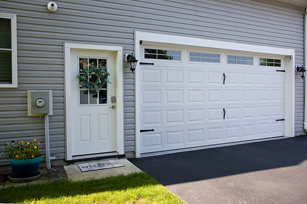 24/7 Emergency Garage Door Panel Replacement experts in Ave Maria, FL